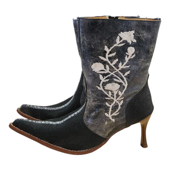 Carreta Exotic Stingray Leather Embroidered Gray Pointed Heel Boots Sz 9.5 - Picture 3 of 10